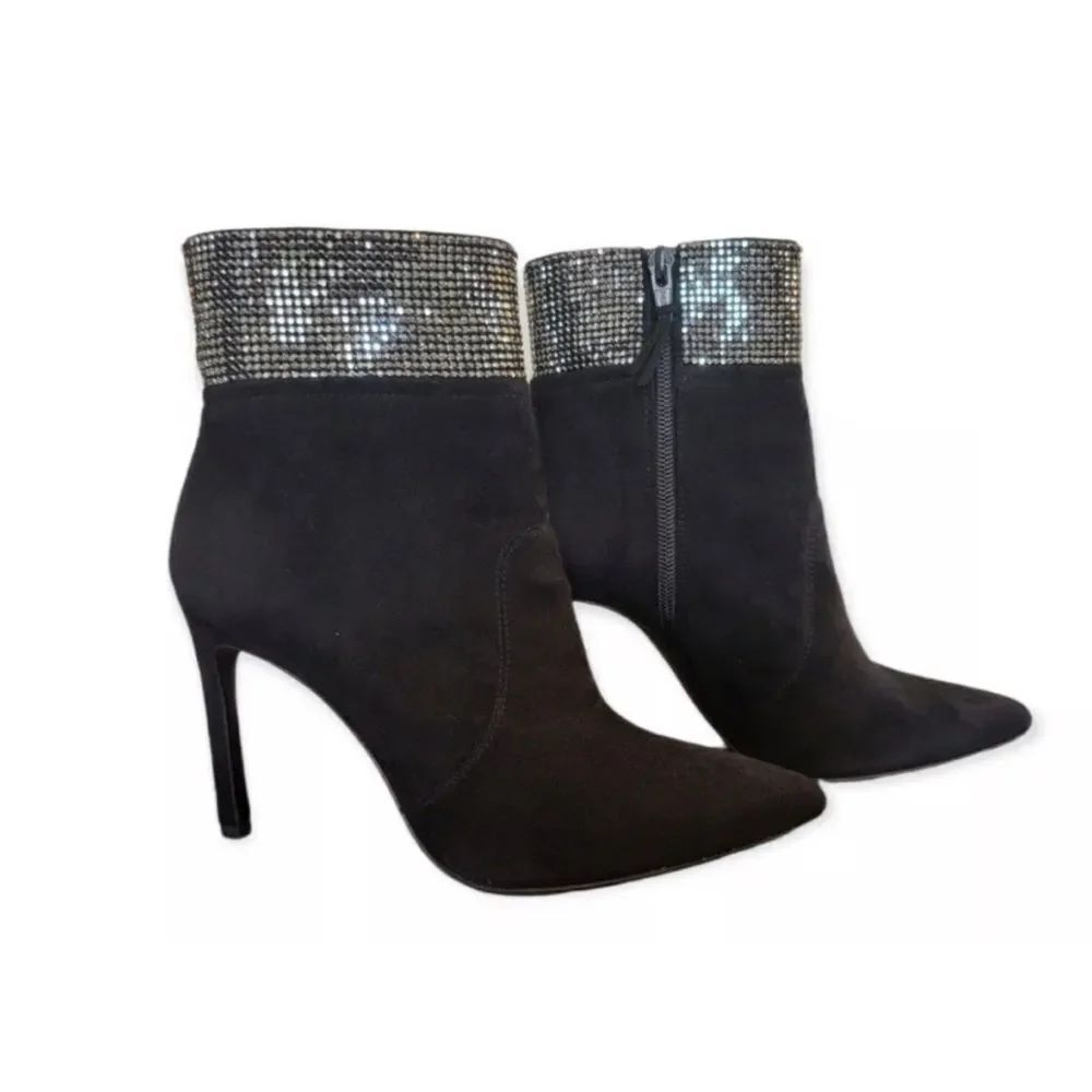 Stuart Weitzman Classic
HIGHBEAMS Swarovski BLACK SUEUDE Booties Size 6